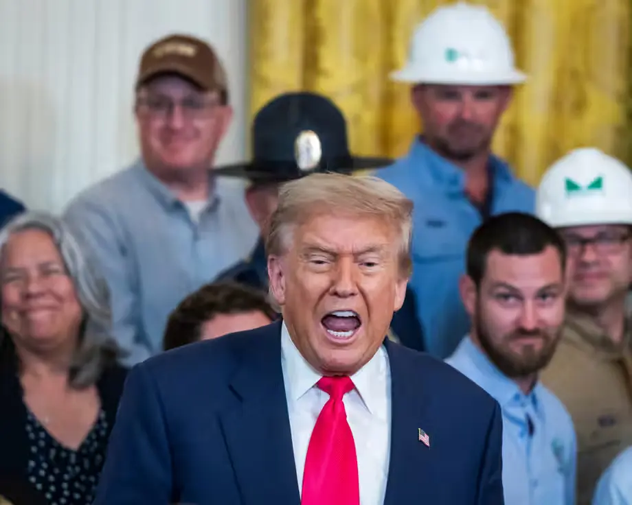 Trump Omits July 4 Deadline for ‘Big Beautiful Bill’ in Final Campaign Pitch /images/trump-campaign-big-beautiful-bill-no-july-4-deadline.webp